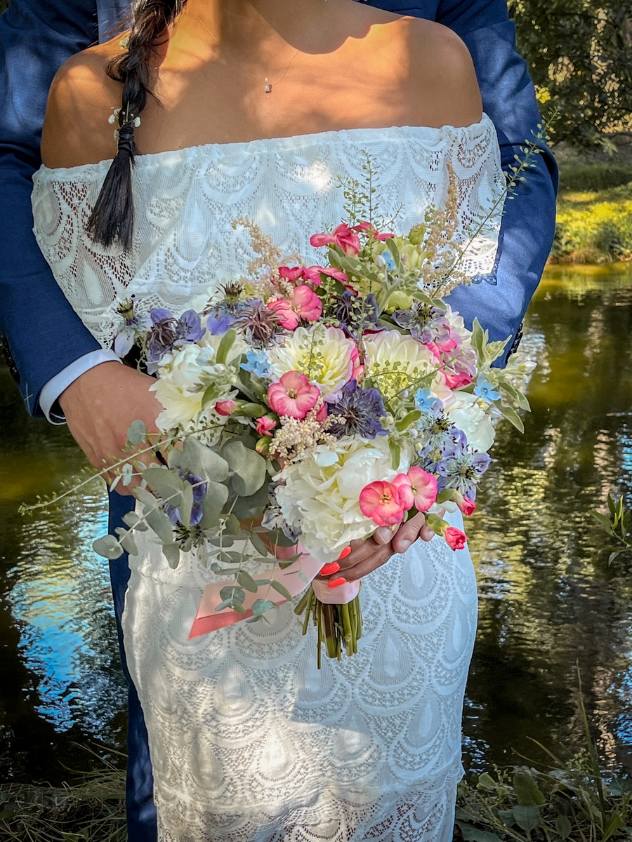 Mariage romantique — composition florale et décor
